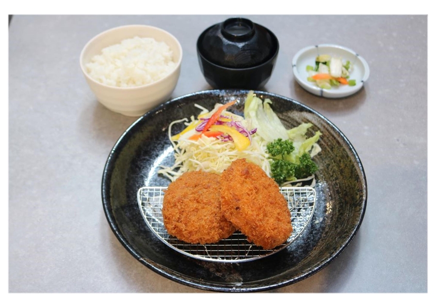 メンチコロッケ定食